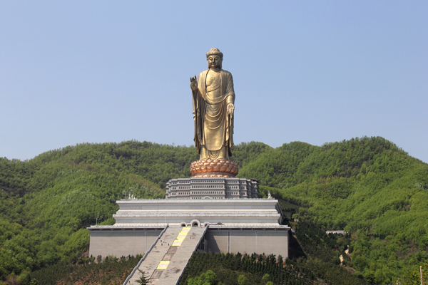 Top 11 Tallest Statues in the World to See on Your Trip