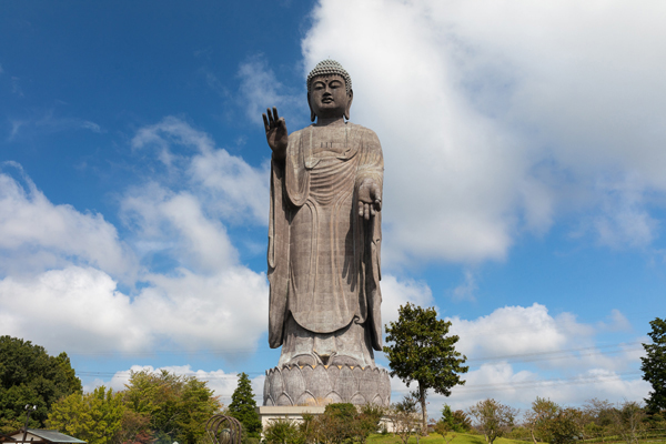 Top 11 Tallest Statues in the World to See on Your Trip