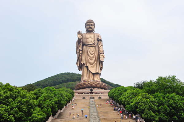 Top 11 Tallest Statues in the World to See on Your Trip