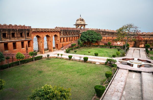 9 Romantic Honeymoon Places In Jaipur for Newlyweds 2023