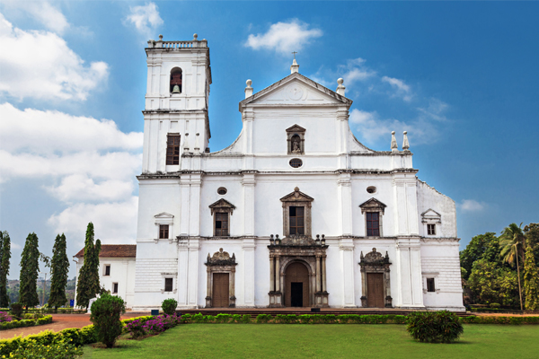 12 Famous Churches in Goa to Visit on Christmas Day 2024