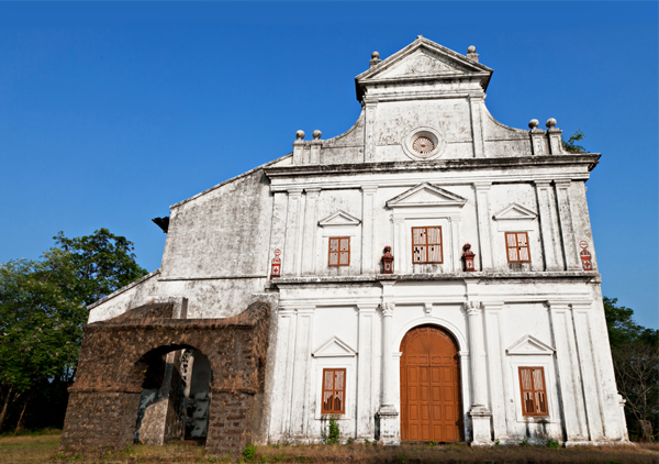 12 Famous Churches in Goa to Visit on Christmas Day 2024