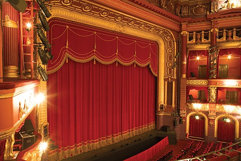 9 Beautiful and Stylish Designs Of Theatre Curtains For House