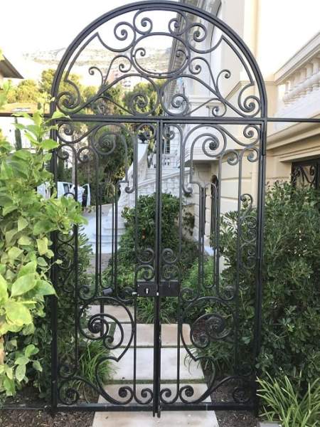 10 Beautiful Wrought Iron Gate Designs With Pictures