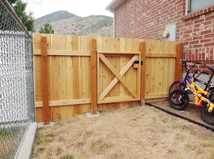 10 Best Wooden Gate Design Ideas For Home Exterior