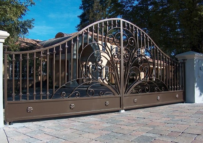 10 Latest Iron Gate Designs For House With Pictures In 2023