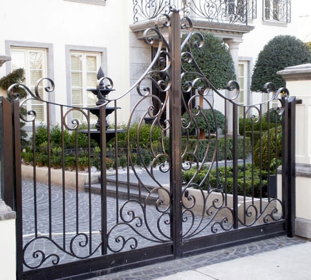 10 Latest Iron Gate Designs For House With Pictures In 2023