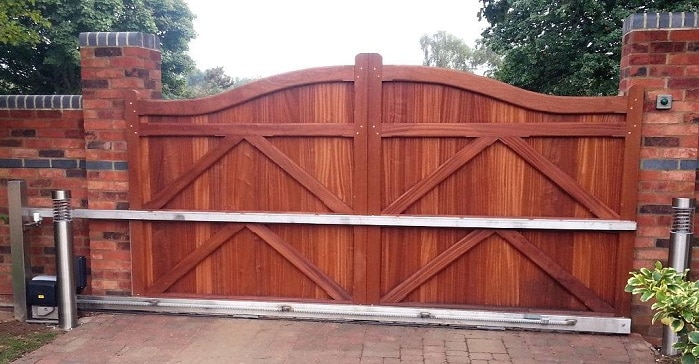 10 Simple and Best Sliding Gate Designs For Homes