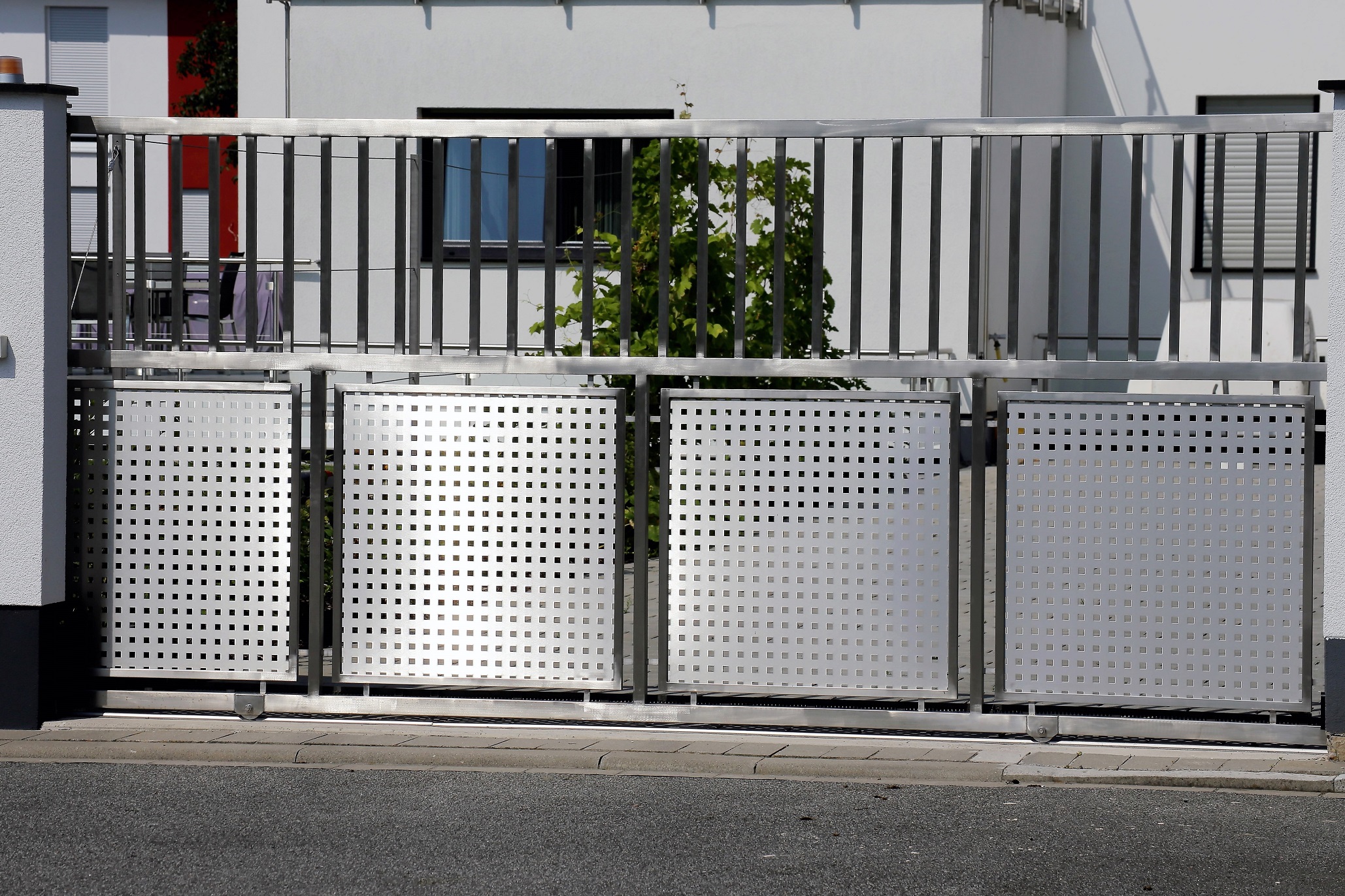 15+ Creative Steel Gate Designs for Security and Style 2024