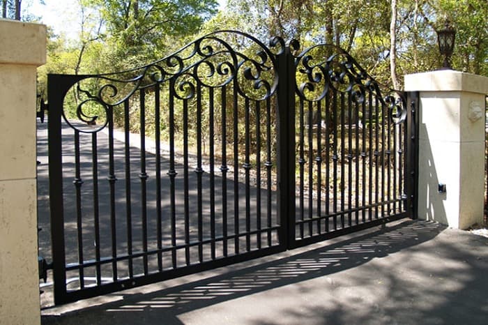 10 Latest Automatic Gates For Homes With Pictures In 2023