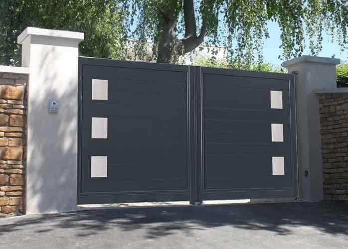 10 Modern Aluminium Gate Designs With Pictures In India