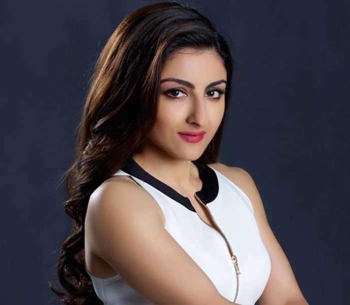 Bollywood Women: 40 List of Most Beautiful Female in Mumbai