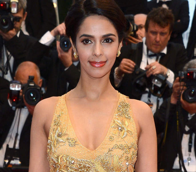 Bollywood Women: 40 List of Most Beautiful Female in Mumbai