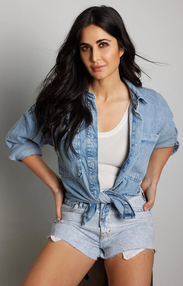 22 Sizzling Photos of Katrina Kaif in Bikini and Saree 2023