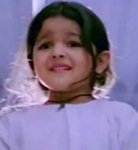 Alia Bhatt Pics from Age 1-29: Childhood, Family &amp; Co-Stars