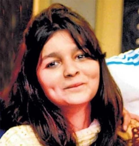 Alia Bhatt Pics from Age 1-29: Childhood, Family &amp; Co-Stars