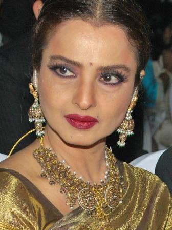 Rekha Beauty Tips and Fitness Secrets | I Fashion Styles