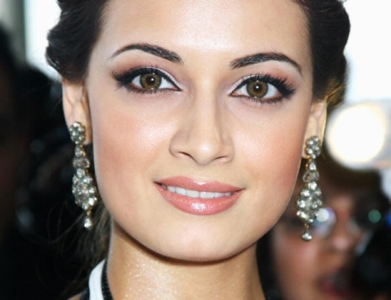 Dia Mirza Beauty Tips and Fitness Secrets | I Fashion Styles