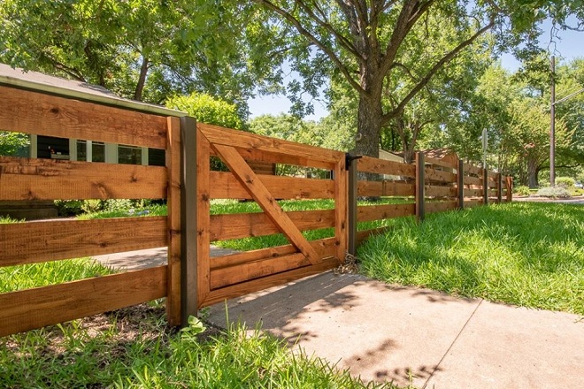 15 Modern House Fence Designs With Pictures In 2023