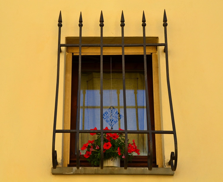 20+ Luxury Window Grill Designs for High-End Residences