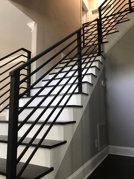 15 Simple &amp; Modern Iron Railing Designs For Stairs 2024