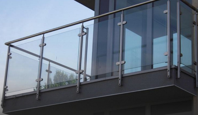 15 Modern Glass Railing Designs For Balcony 2024
