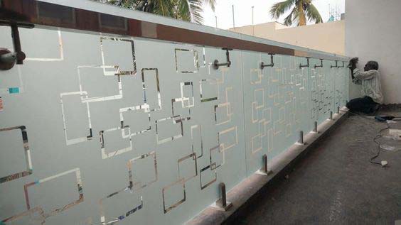 15 Modern Glass Railing Designs For Balcony 2024