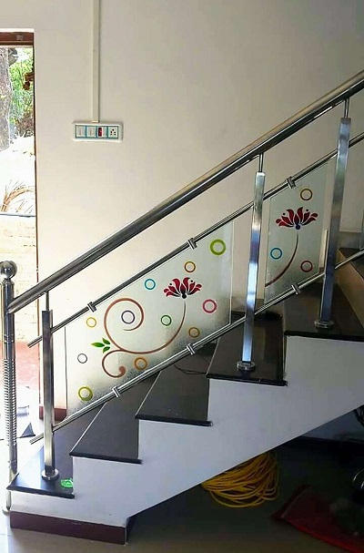 15 Modern Glass Stair Railing Design Ideas For Home 2024
