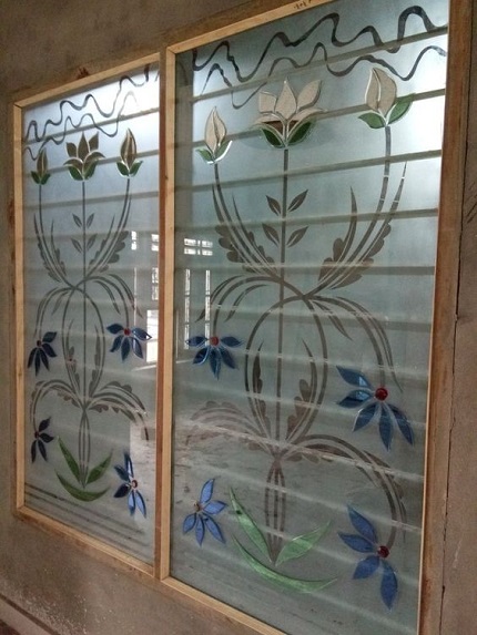 20 Best Window Glass Designs for Home In India 2024