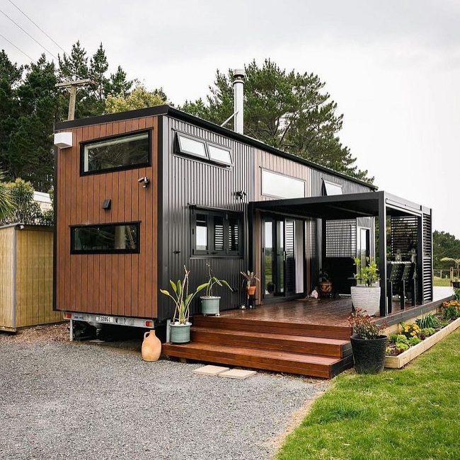 15 Modern Container Office Designs for Dynamic Workspaces
