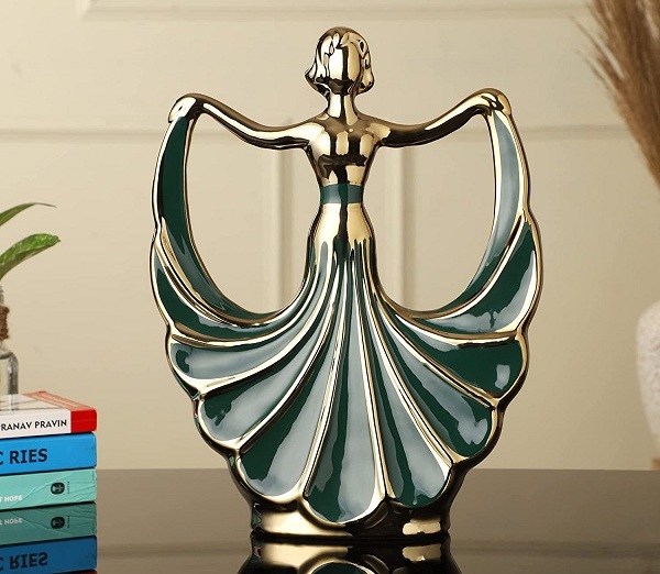 20 Trendy Showpieces For Living Room Décor In 2024