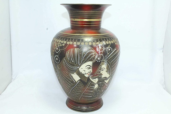 20 Trendy Showpieces For Living Room Décor In 2024