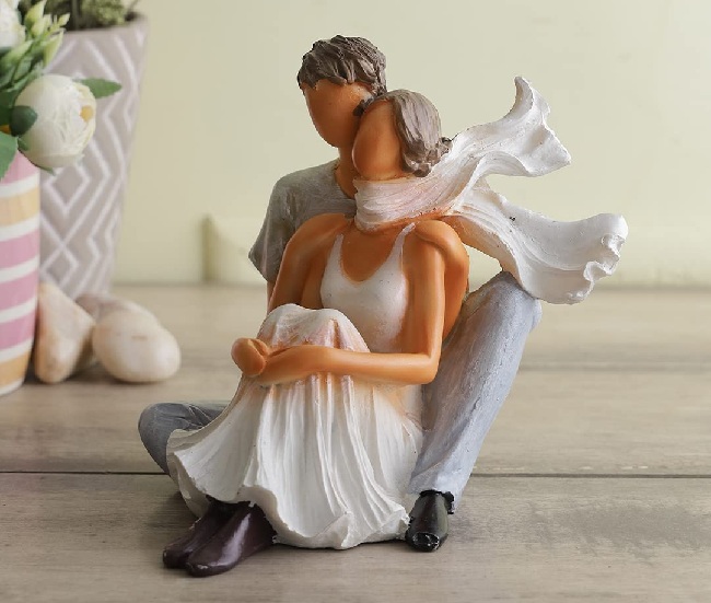 20 Trendy Showpieces For Living Room Décor In 2024