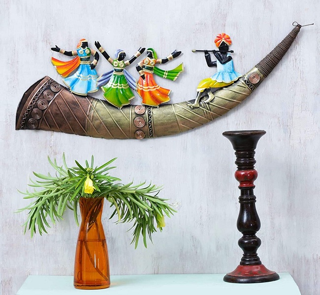 20 Trendy Showpieces For Living Room Décor In 2024