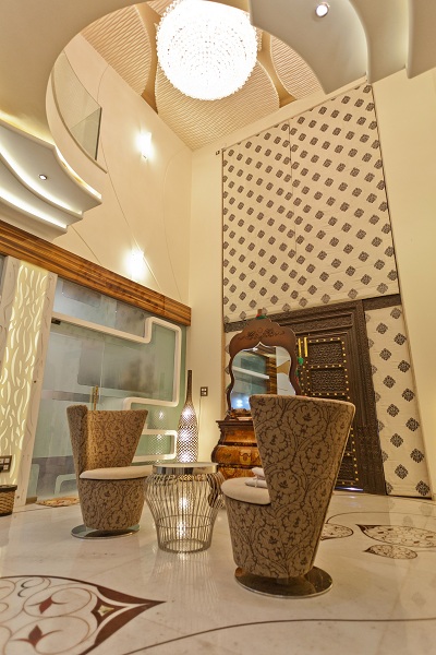 15 Eye-Catching Lobby Ceiling Design Ideas For Business Spaces