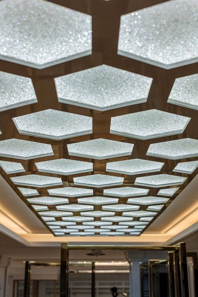 15 Eye-Catching Lobby Ceiling Design Ideas For Business Spaces