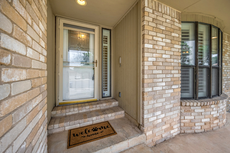 18 Impressive and Classy Brick Wall Designs for Your Home