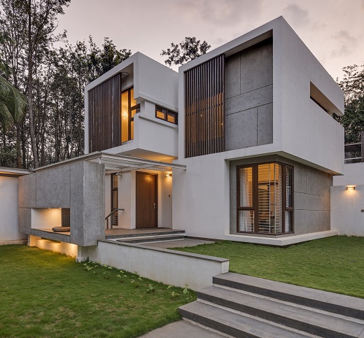 20 Luxurious Bungalow House Designs for High-End Living