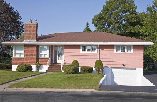 20 Luxurious Bungalow House Designs for High-End Living