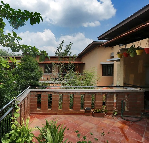 20 Modern Parapet Wall Designs For Homes In India 2024