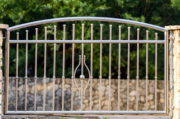 15 Modern Balcony Steel Railing Designs For Home 2024