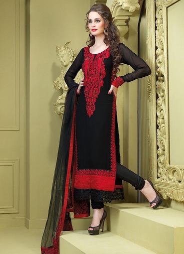15 Latest Models of Red Salwar Kameez Designs for Stunning Look
