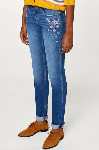 15 Trending Models of Blue Jeans with Different Shades