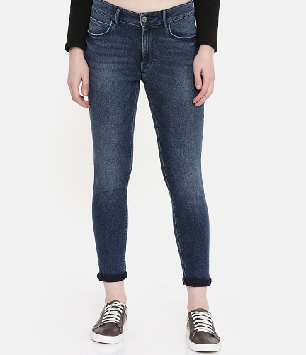 15 Trending Models of Blue Jeans with Different Shades