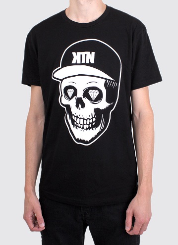 9 Stylish Models of Skull T-Shirts for Men and Women
