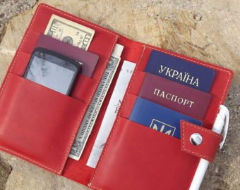 9 Trending Collection of Red Wallets For Men and Women