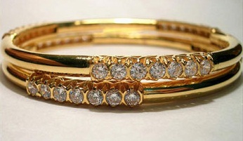 9 New Models of Thin Gold Bangles for Daily Use