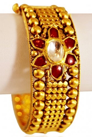 9 Beautiful Designs of Gold Bangles with Stones for Trendy Look