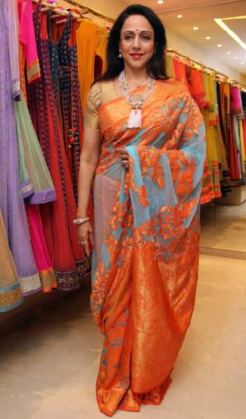 20 Beautiful Designs of Orange Sarees For Every Occasion! | I Fashion Styles