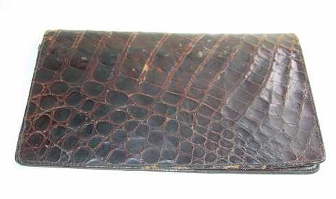 9 Stylish &amp; Trendy Crocodile Wallets for Men and Women